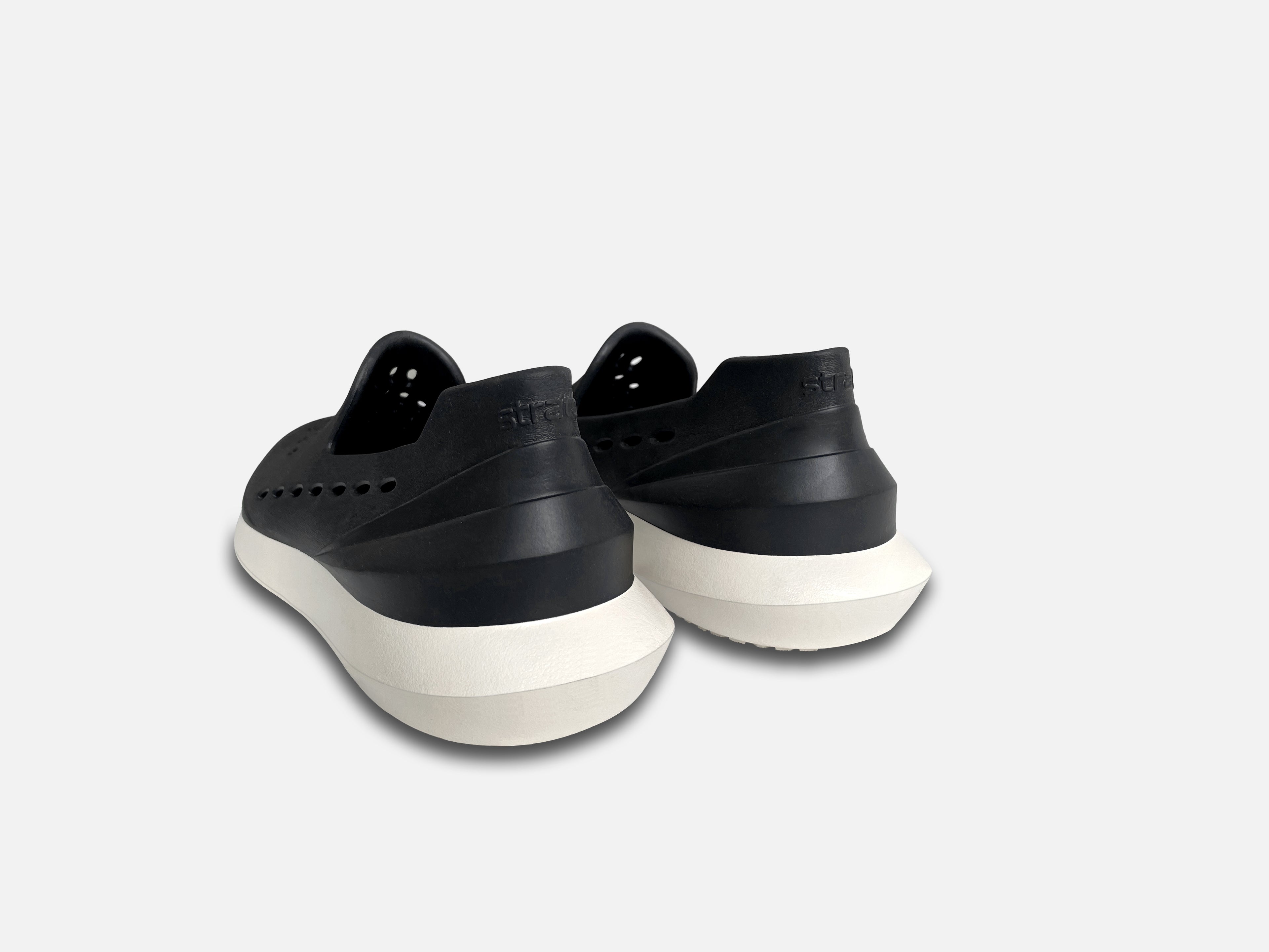Strato Swank in Black / White