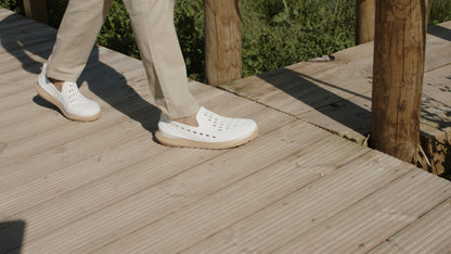 Strato Swank in White / Gum